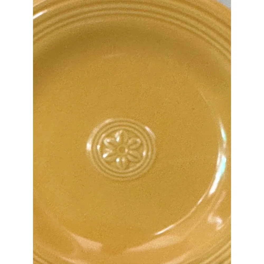 Oneida Petals Marigold Yellow Flower Dinner Plate 10-3/4” Discontinued